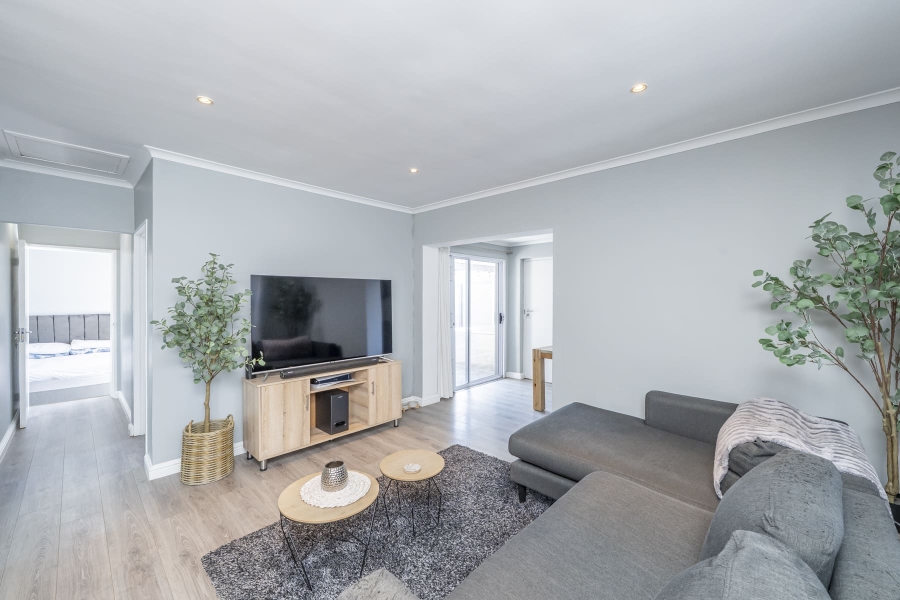 3 Bedroom Property for Sale in Protea Village Western Cape